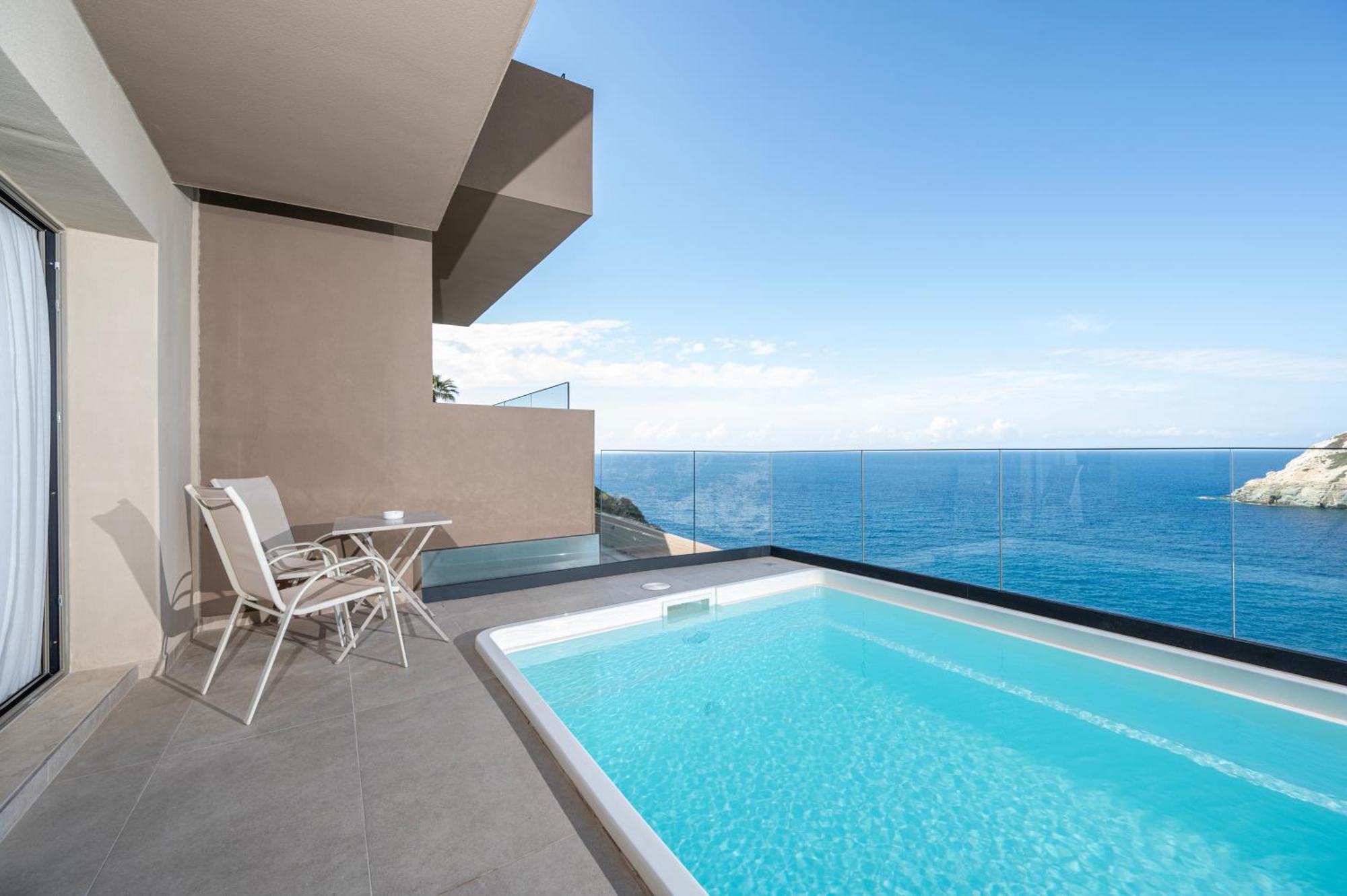 Maisonnette avec Piscine Privée et Vue sur la Mer