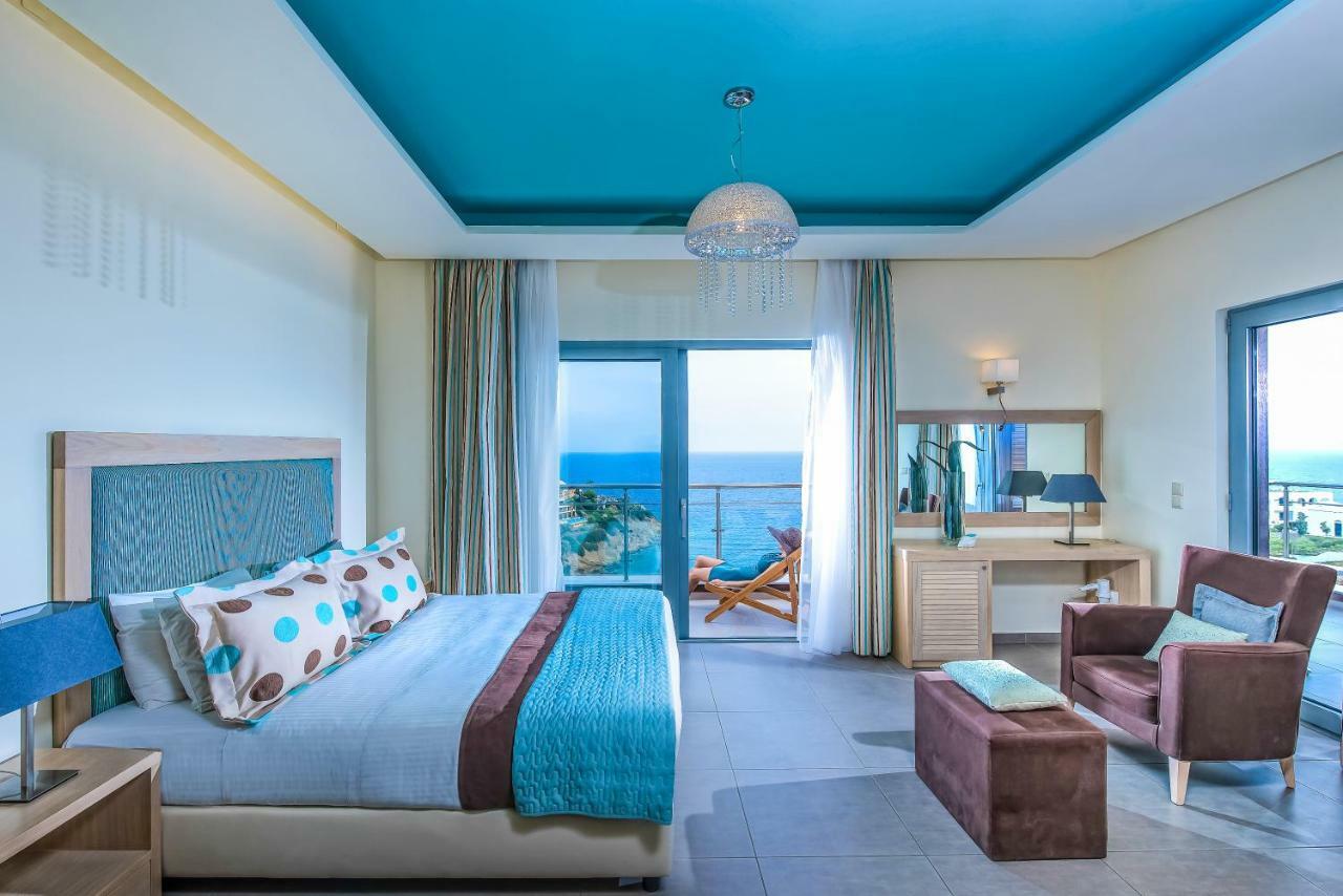 Chambre Double de Luxe avec Piscine Privée - Vue sur Mer